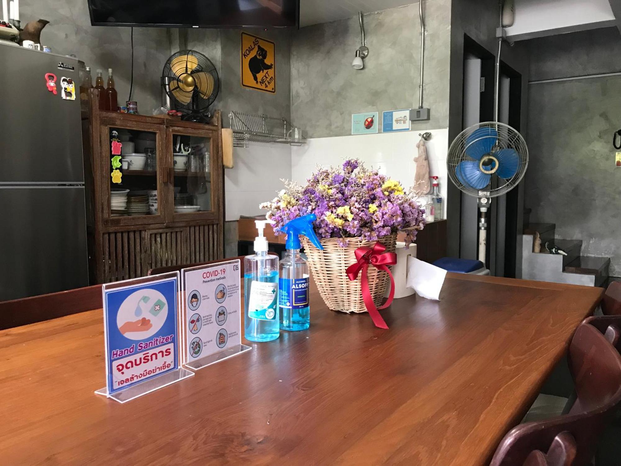 Baan Lung Poshtel Vandrerhjem Chiang Mai Eksteriør bilde